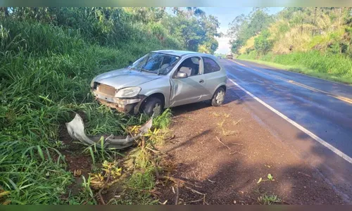 Motorista de Apucarana capota carro no Contorno Norte