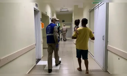 Portão de 40 kg cai em cima de duas crianças no Paraná