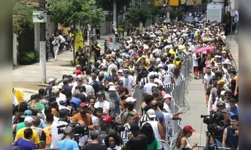 Despedida ao Rei: 150 mil pessoas já passaram pela Vila Belmiro