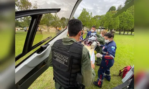 Menino de 3 anos tem parada respiratória após se afogar em piscina