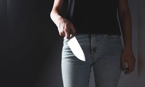 Mulher é detida após esfaquear ex-marido no centro de Apucarana