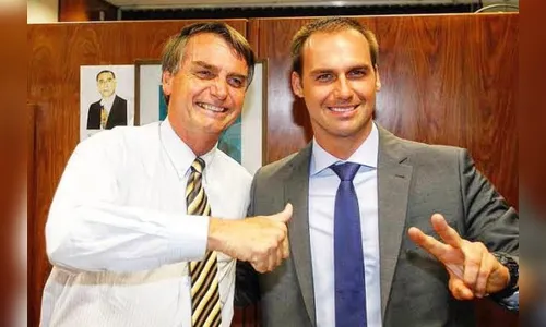 Eduardo Bolsonaro homenageia o pai: “Seu sacrifício valeu a pena”