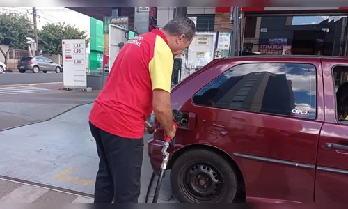 Gasolina volta a ficar abaixo de R$ 5 em Apucarana