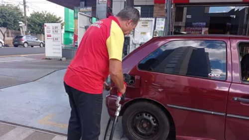 Gasolina pode ser encontrada entre R$ 4,90 e R$ 5,29 em Apucarana nesta quinta (22)