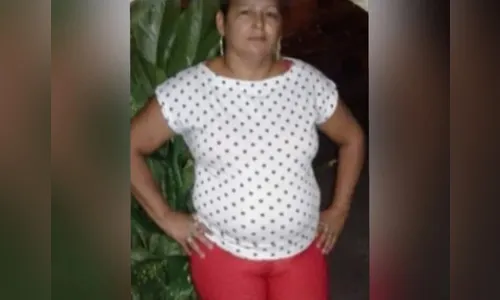 Mãe morre baleada ao proteger o filho; dois homens são presos