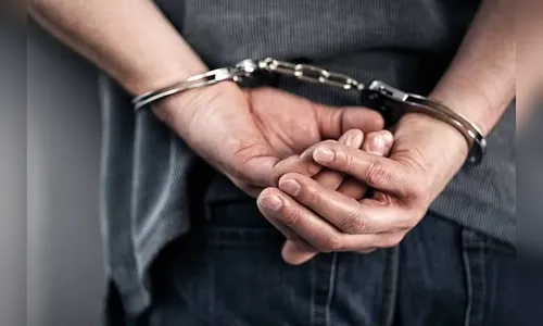 Homem é preso por receptação ao tentar furtar veículo em Califórnia