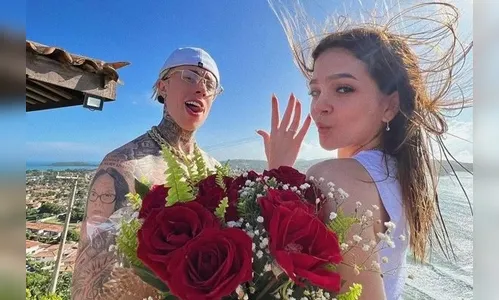 Mel Maia e MC Daniel oficializam namoro com par de alianças luxuosas