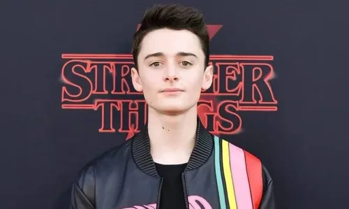 Noah Schnapp, intérprete de Will Byers na série Stranger Things, assumiu ser gay
