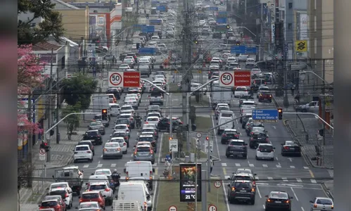 47% dos veículos do PR estão com o licenciamento irregular; diz Detran