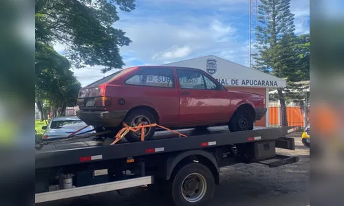 Carro que estava com pneu furado é furtado em Apucarana