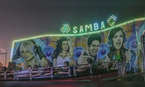 Vídeo mostra momento em que brinquedo quebra e esmaga mão de criança