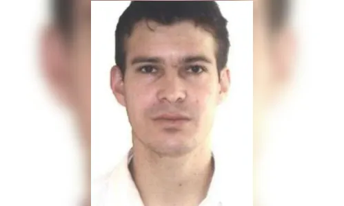 Garçom tem casa invadida e é morto com 12 facadas nas costas, no PR