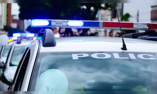 Corpo de idosa é encontrado dentro de mala em prédio de SC