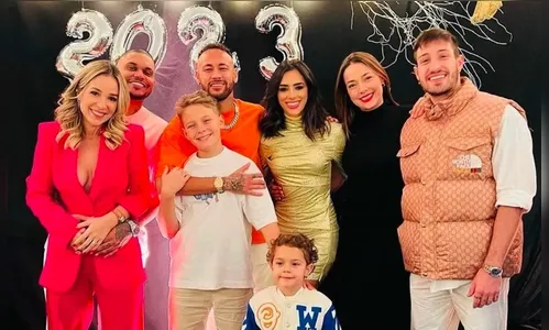 Neymar e ex-namorada Bruna Biancardi celebram Ano Novo juntos