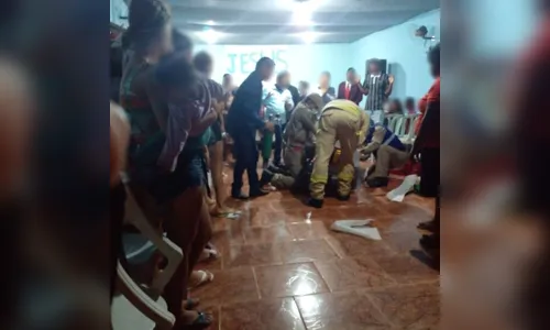 Jovem busca ajuda em igreja após ser baleado e esfaqueado; saiba mais