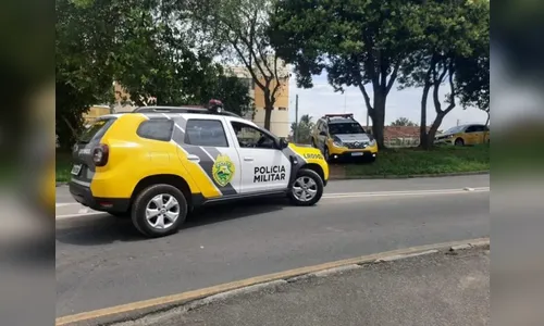 Assaltantes invadem casa, atiram e fazem criança refém em Curitiba