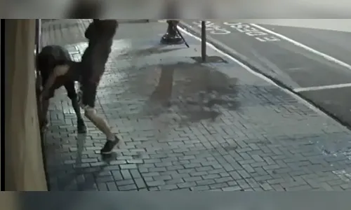 Câmera flagra tentativa de arrombamento em loja de Apucarana; veja