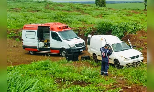 Jovem morador do Pirapó capota veículo no Contorno Norte