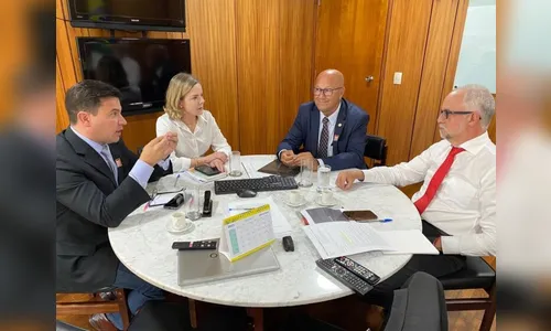 Deputados da Frente Parlamentar discutem pedágio do Paraná