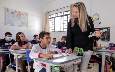 O projeto é voltado aos professores de  Educação Física, Inglês, Espanhol e Língua Brasileira de Sinais