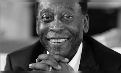 Rei do Futebol, Pelé, morre aos 82 anos, em São Paulo