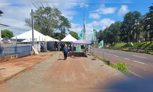 Acampamento bolsonarista começa a ser desmontado em Apucarana