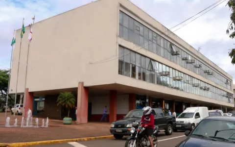 São 19 datas, sendo nove feriados da alçada federal e três da alçada municipal, além de sete pontos facultativos