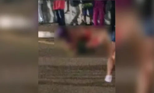 Casal choca ao fazer sexo explícito em praça de Maringá; assista
