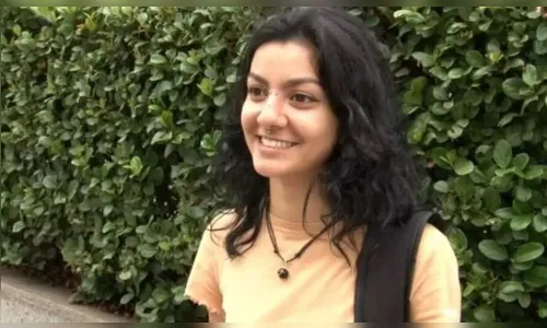 Jovem encontra R$ 7 mil, entrega à polícia e dono recupera dinheiro