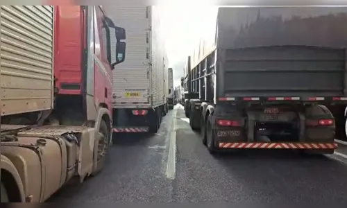 BR-376 segue interditada nesta quarta-feira (21)