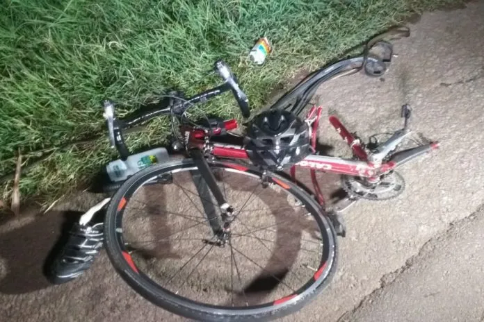 A bicicleta da vítima ficou destruída.