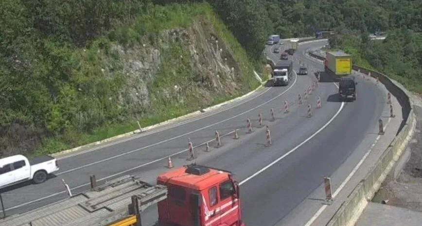 Bloqueio ocorre para a realização de obras no trecho