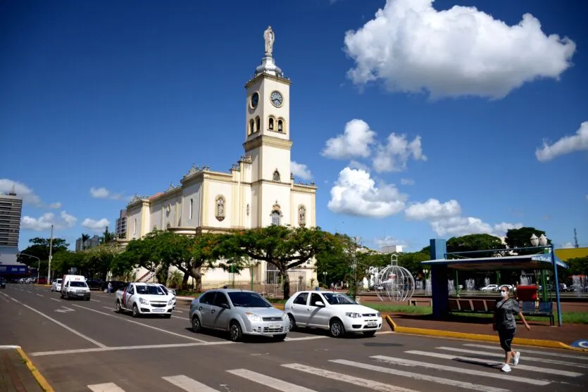 O tempo continua abafado na cidade