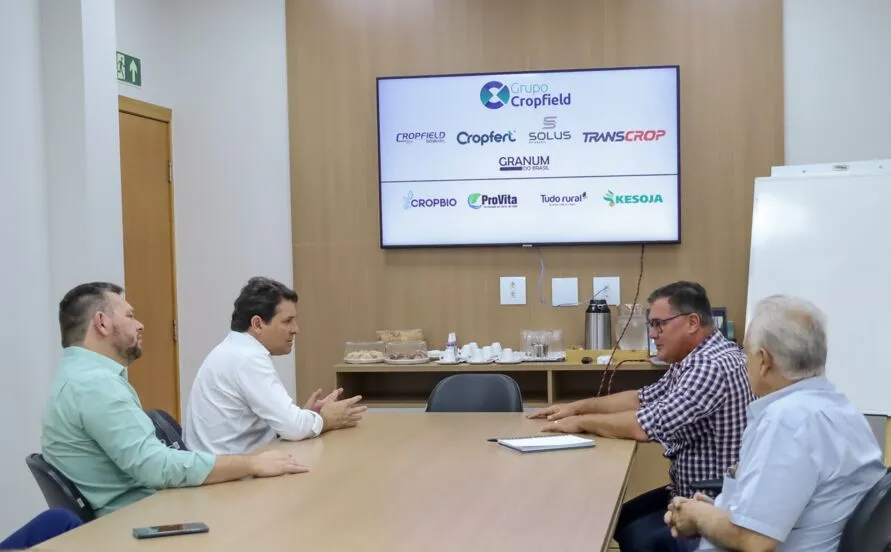 Situada em área de 50 mil metros quadrados, nas proximidades do Distrito de Pirapó, a unidade de Apucarana centraliza todas as operações do grupo, formado por nove empresas