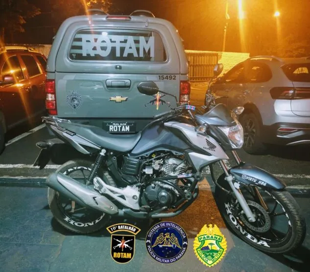 A Honda CG 160 Titan estava estacionada na Estrada do Bulle, pois o proprietário do veículo estava em uma cachoeira