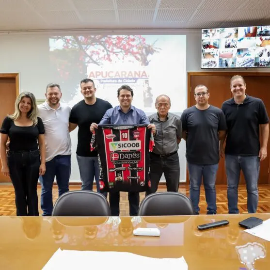 Diretoria do Apucarana Futsal esteve reunida nesta segunda-feira (30) com prefeito Junior da Femac