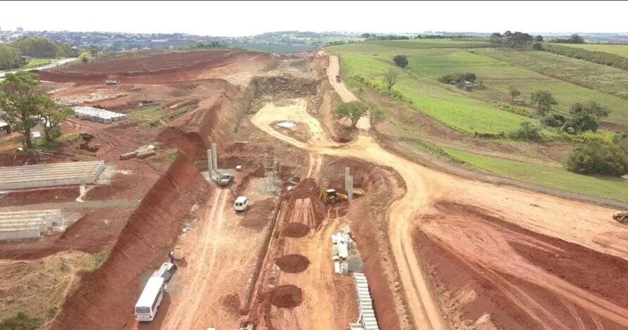 Equipes da concessionária responsável pela obra estarão fazendo os bloqueios