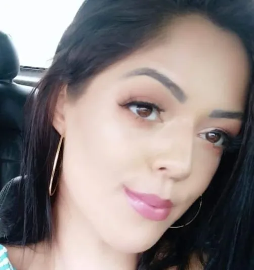 Familiares e amigos da promotora de vendas Taina Laurindo, de 24 anos, lamentam sua morte