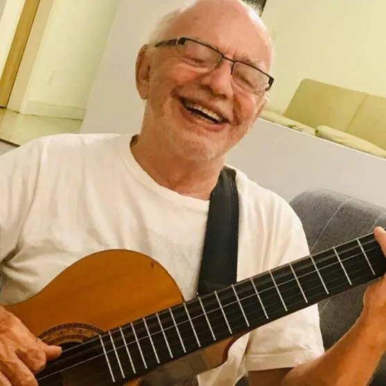 Morreu nesta sexta-feira (13), no Rio de Janeiro, aos 78 anos, o compositor Carlos de Carvalho Colla