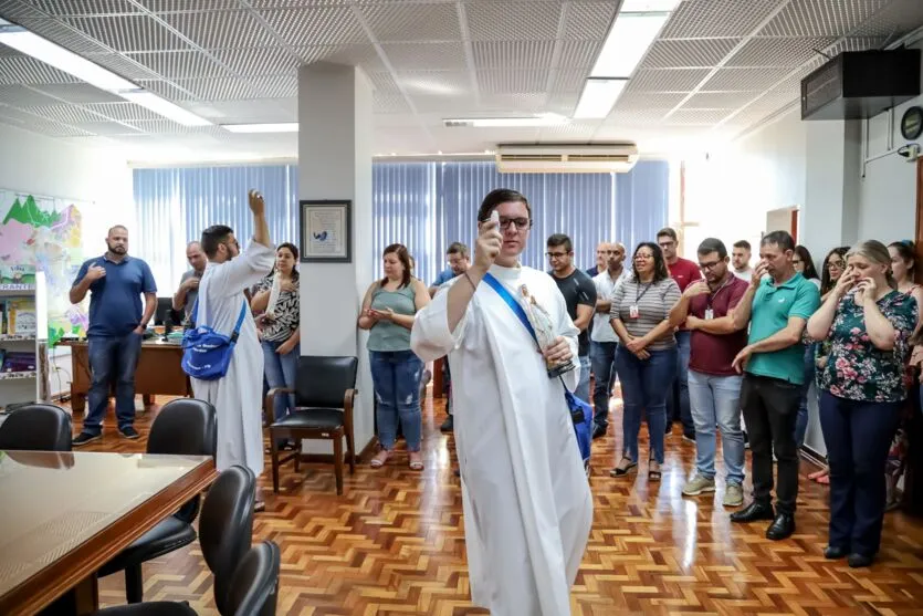 Nesta segunda-feira (06), um grupo de seminaristas visitou o gabinete do prefeito Junior da Femac