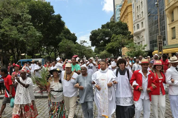 O Dia Nacional de Combate à Intolerância Religiosa foi instituído no Brasil, pela Lei Federal nº 11.635