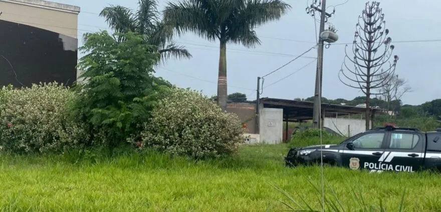 O homem passou por um procedimento cirúrgico e segue internado