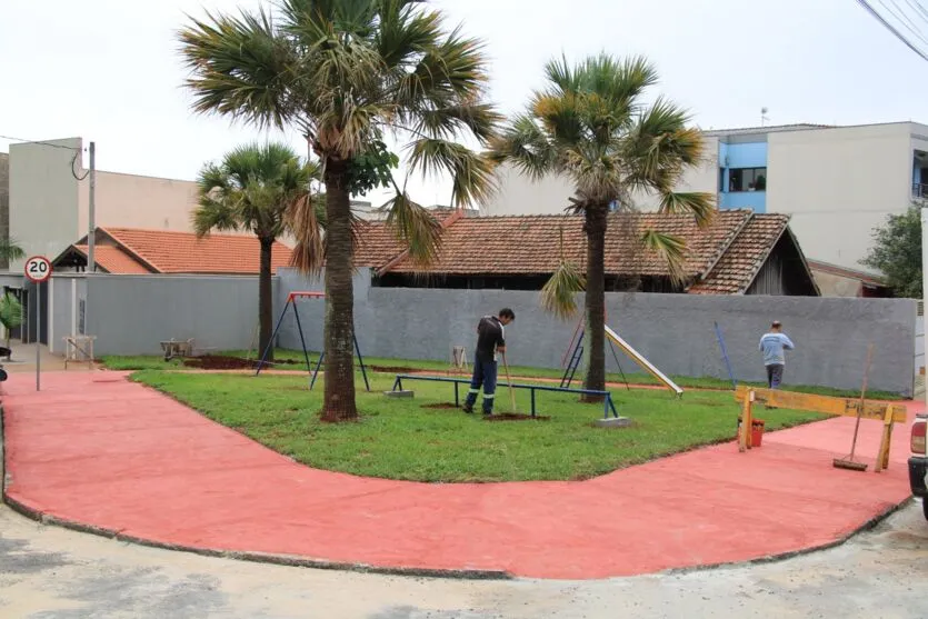 a prefeitura de Arapongas tem investido na instalação de parques temáticos em diferentes pontos da cidade