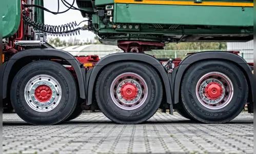 Caminhão com quase 60 mil litros de diesel é roubado na BR-376