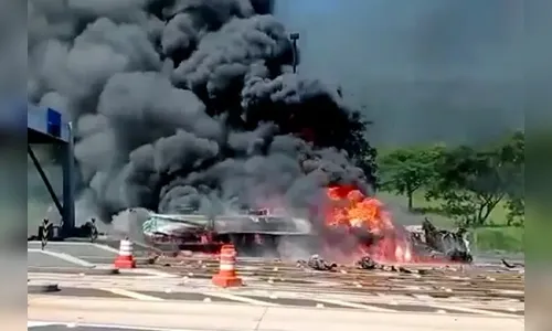 Vídeo: Caminhoneiro morre carbonizado após explosão na BR-277