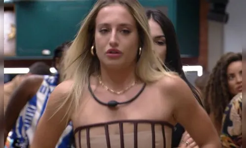 Bruna Griphao se revolta após limpar banheiro: 'As pessoas são porcas'