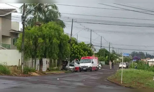 Colisão entre carros em Ivaiporã deixa duas pessoas feridas