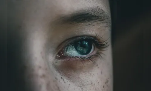 Sinal no olho pode indicar colesterol alto; saiba mais