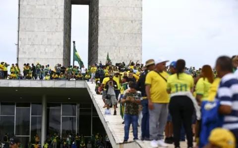 A informação foi confirmada pelo advogado Luiz Fernando Vilasboas, que representa alguns moradores de Apucarana