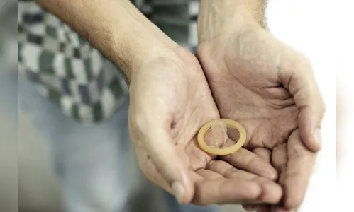 Homem é indiciado por transmitir HIV de propósito para a namorada